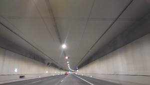 Tunel POW - kierowcy narzekają na nawierzchnię. Jest odpowiedź GDDKiA
