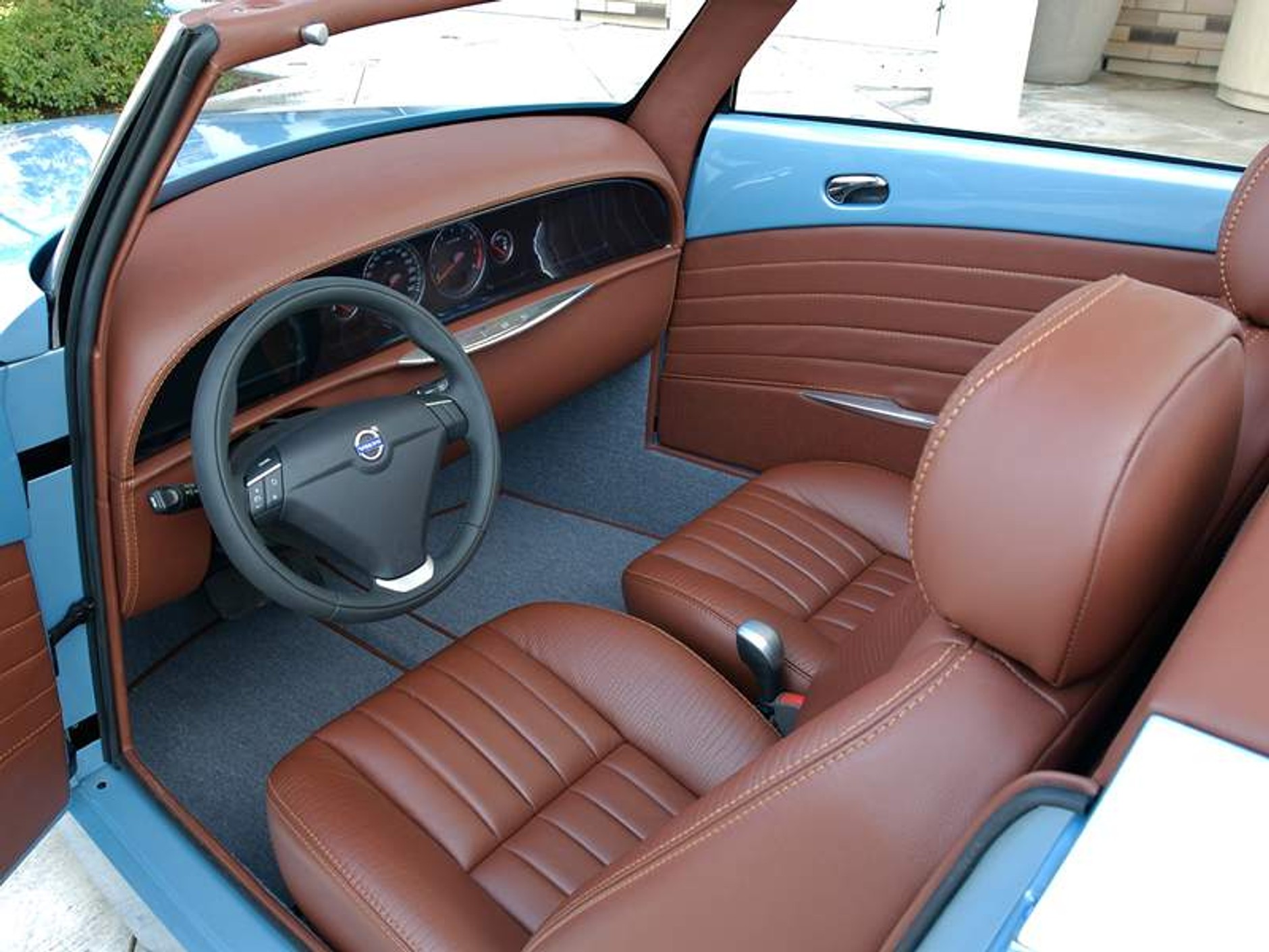 Caresto V8 – szwedzkie retro (+ klip)