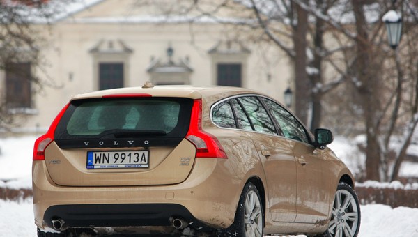 Volvo V60: kombi, ale czy praktyczne?