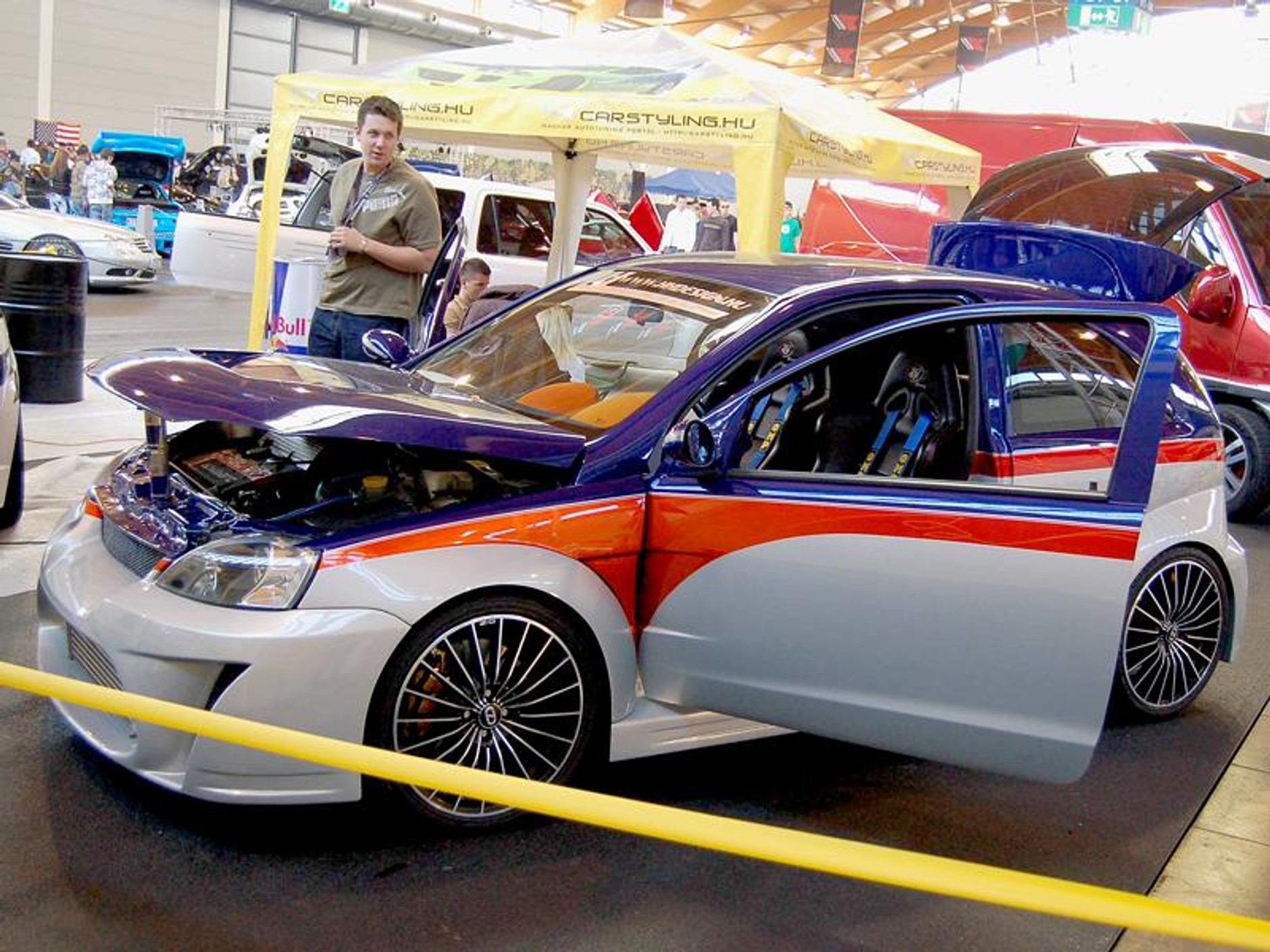 Tuning World Bodensee 2008: Golfy, drifting i dziewczyny -  fotogaleria (2)