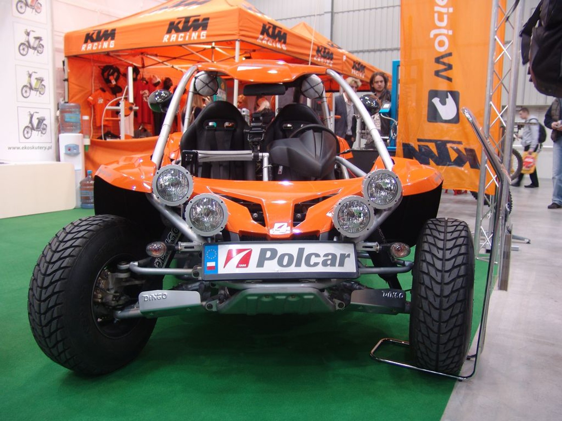 III Ogólnopolska Wystawa Motocykli i Skuterów: premiery i atrakcyjne hostessy (galeria)