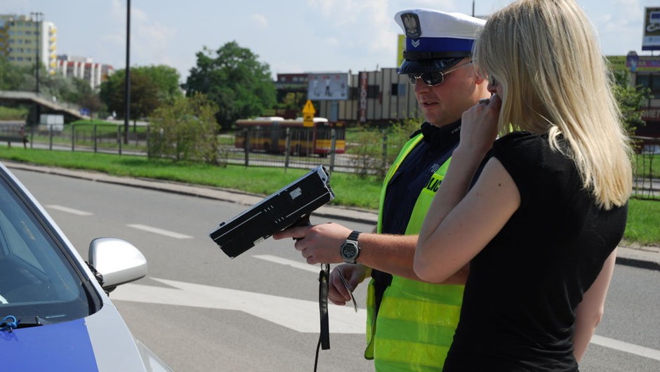 zatrzymanie prawa jazdy za przekroczenie prędkości w mieście