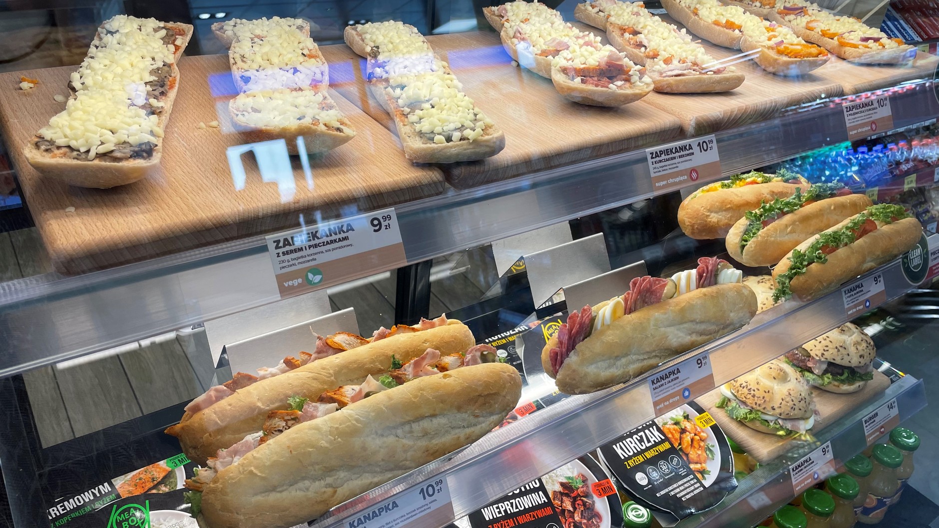 Kanapki na stacji Moya