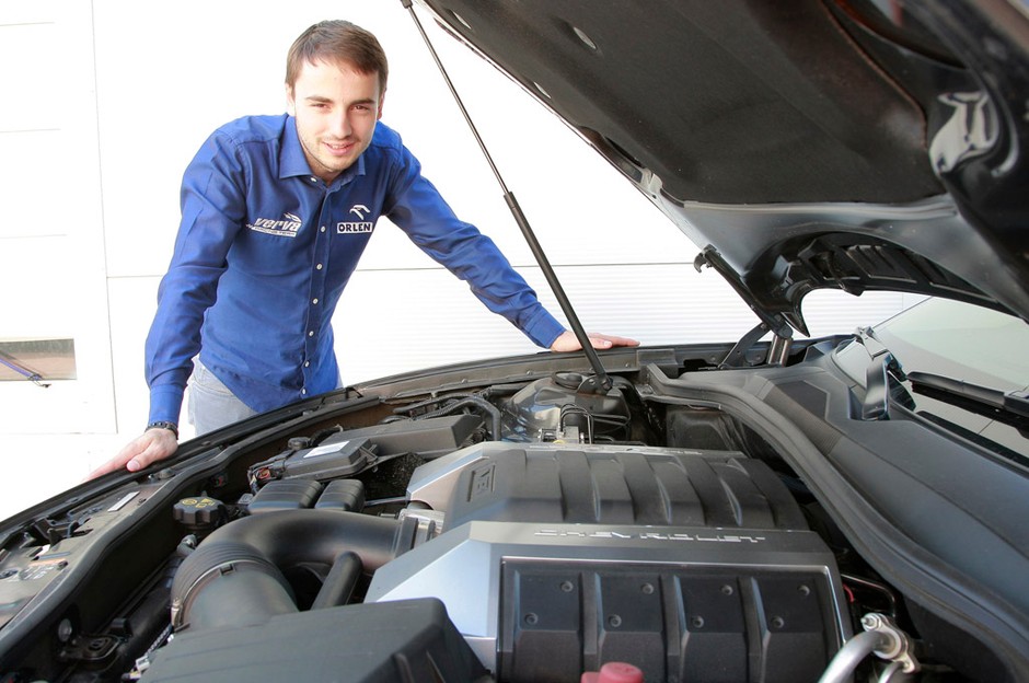 Kuba Giermaziak testuje dla nas Chevroleta Camaro