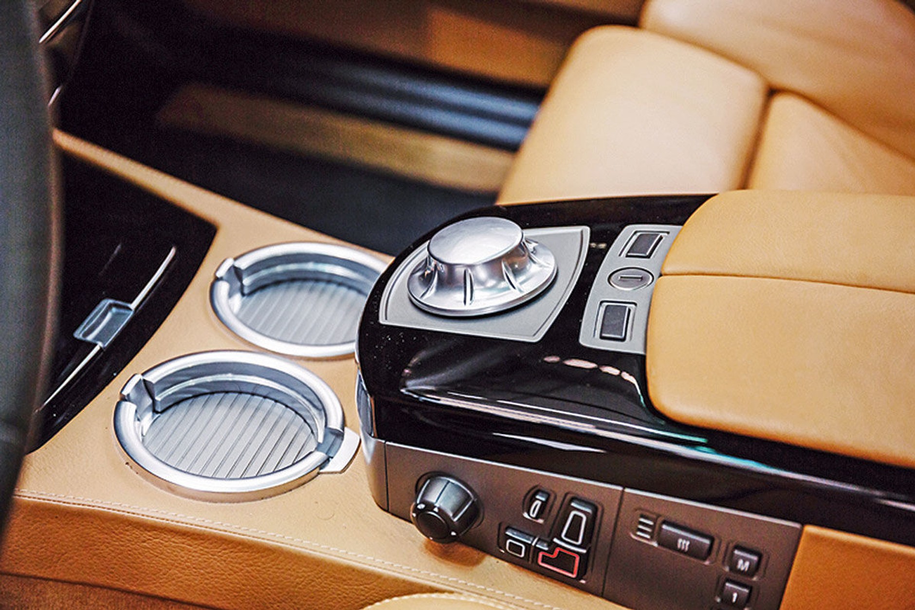 Najciekawsze BMW z silnikiem V12