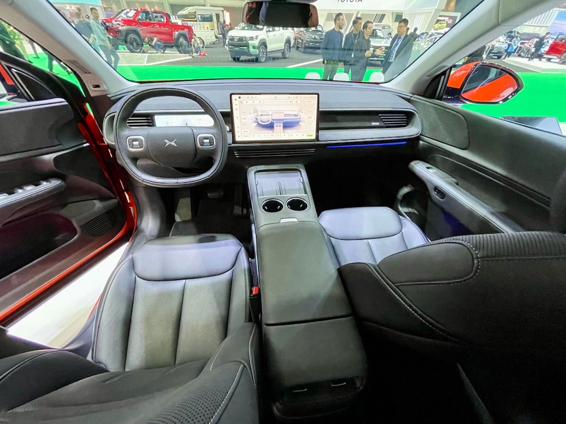 Salon w Bangkoku – samochody chińskie