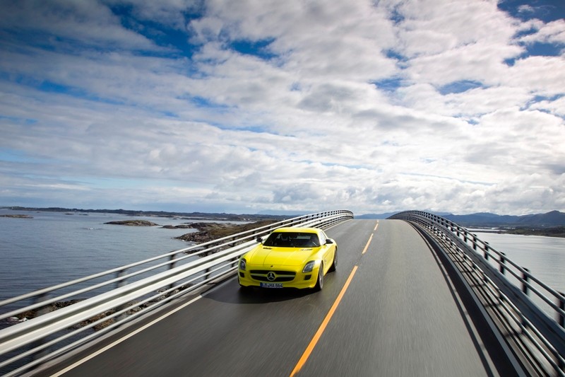 Mercedes SLS AMG E-Cell – z e-pięknem trzeba obcować
