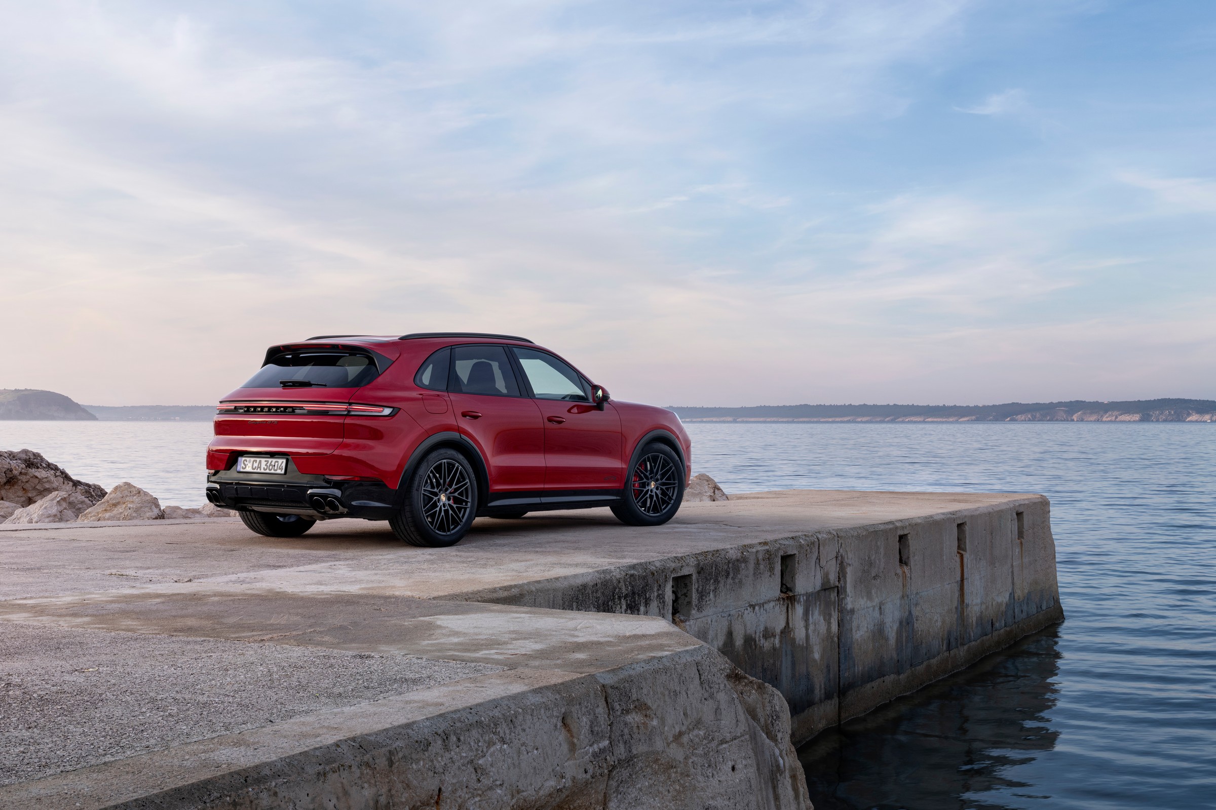 Porsche Cayenne idzie ku elektryczności. Jest też dobra wiadomość