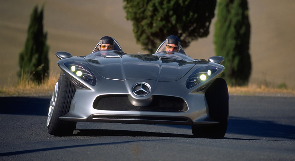 Mercedes F 400 Carving