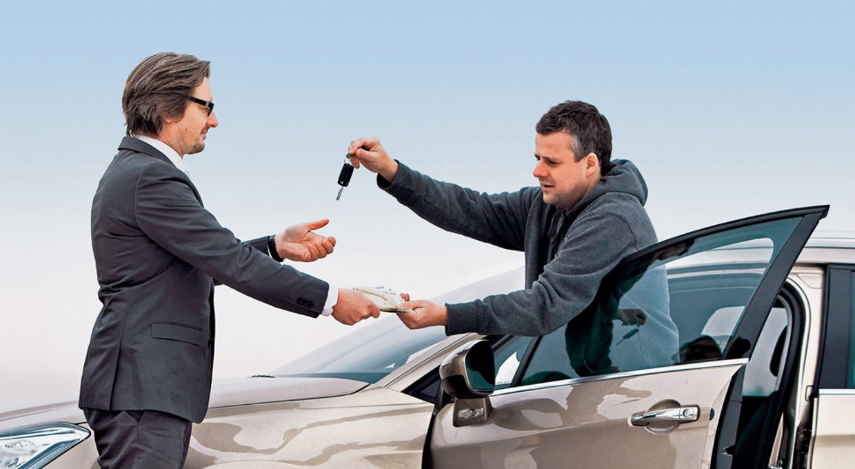 Oto typowe przekręty osób sprzedających używane auta