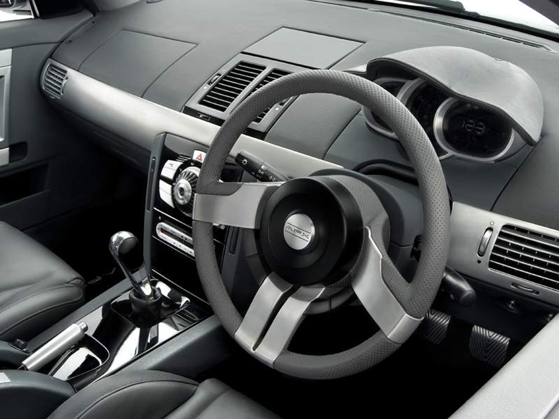 ZAP-X Crossover Electric: studium ze studium