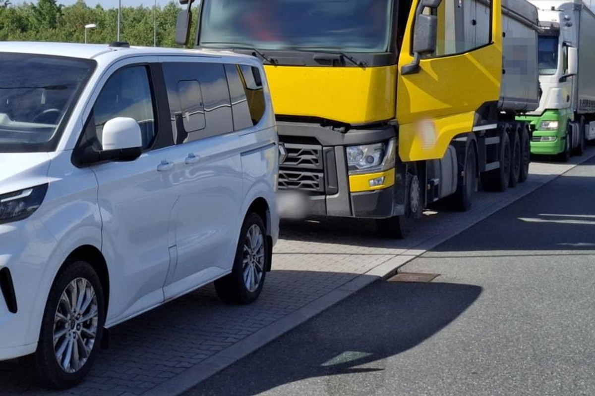 Potężne kary za wyścigi słoni na autostradach. "Wszystkich i tak nie wyłapią"
