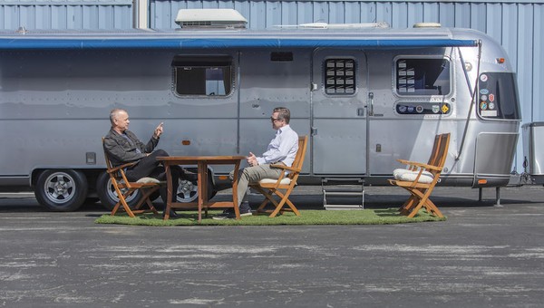 Przyczepa Toma Hanksa na sprzedaż. To zbudowany na zamówienie Airstream 