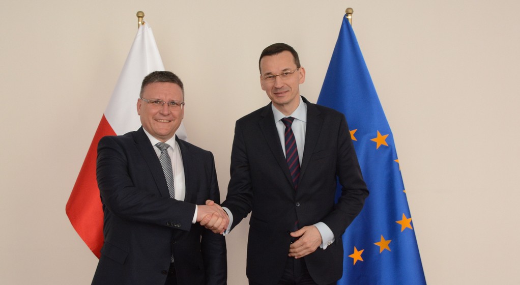Markus Schäfer, Członek Zarządu Mercedes-Benz Cars i Mateusz Morawiecki, wicepremier i minister gospodarki RP