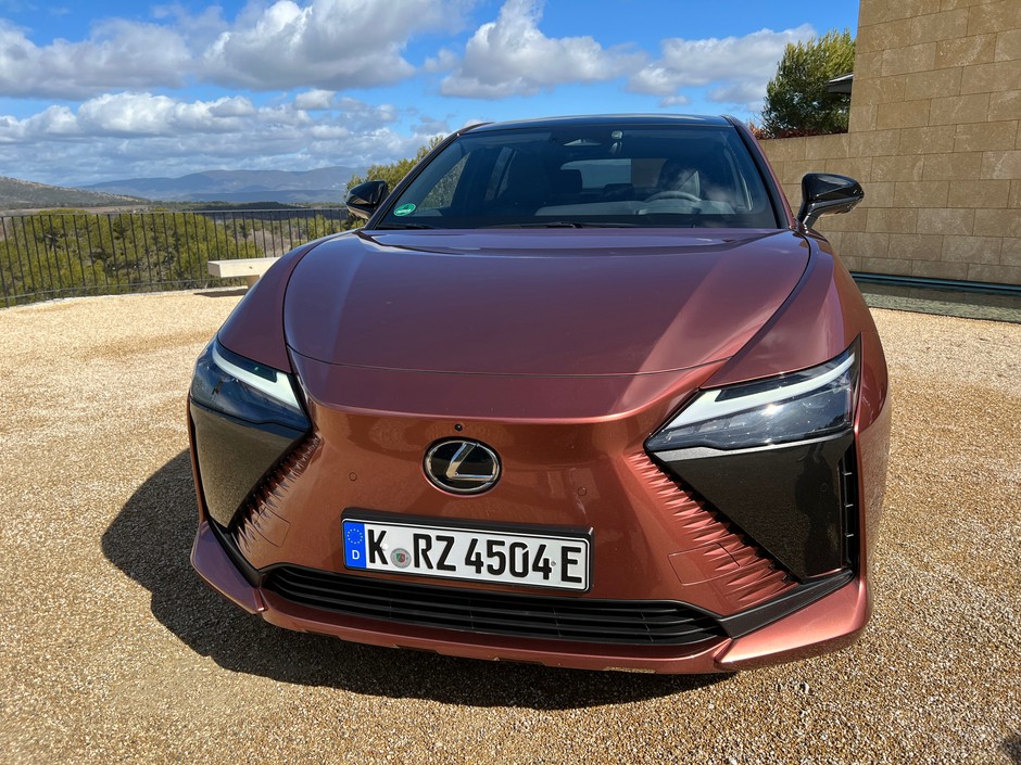 Lexus RZ 450e 2023