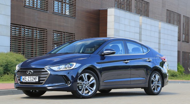 Hyundai Elantra – poprawny sedan | TEST
