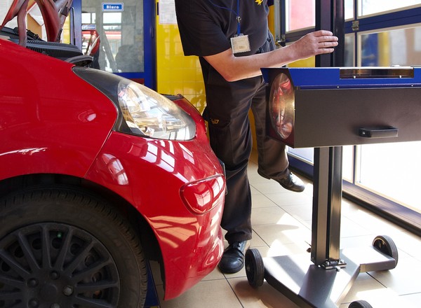 ITS i policja prowadzą wspólną akcję kontroli świateł. Pierwszy termin już w sobotę