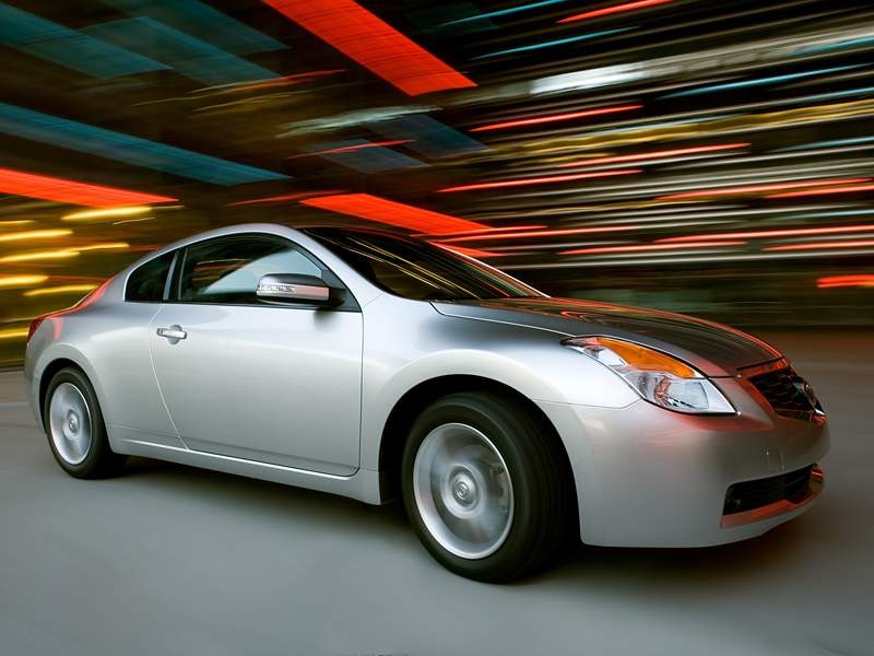 Nissan Altima Coupe – elegancki Japończyk dla Amerykanów