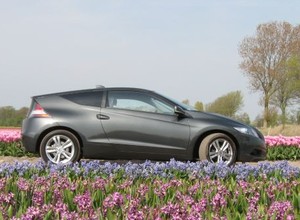 Honda CR-Z: w poszukiwaniu złotego środka
