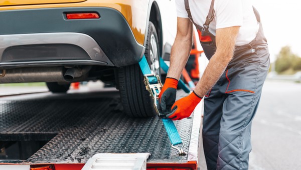 Pojazd na lawecie - zdjęcie ilustracyjne