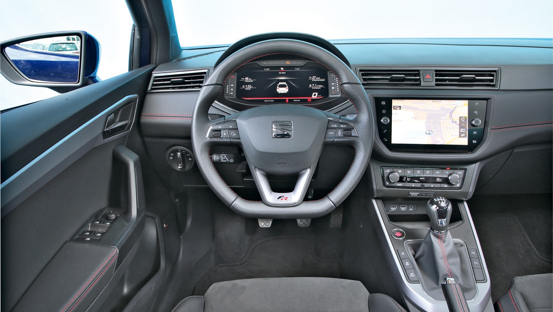 Seat Arona 1.0 TSI - kokpit