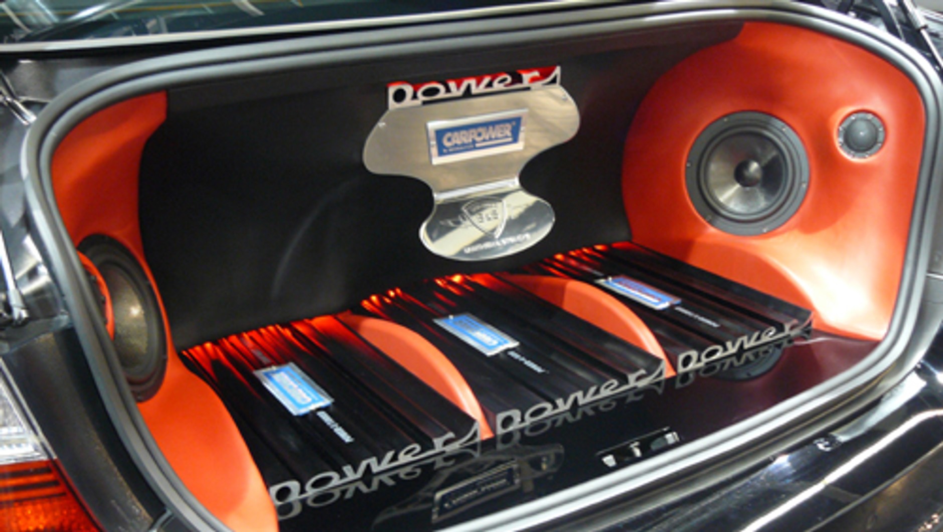 Car Audio: Multimedia w czasach kryzysu