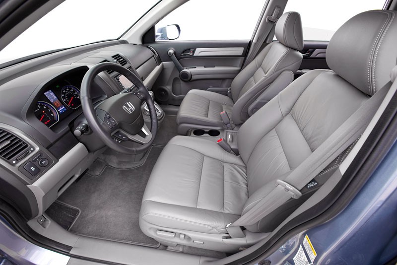 Honda CR-V: Modernizace vzhledu a nový motor 2.2 i-DTEC se samočinnou převodovkou