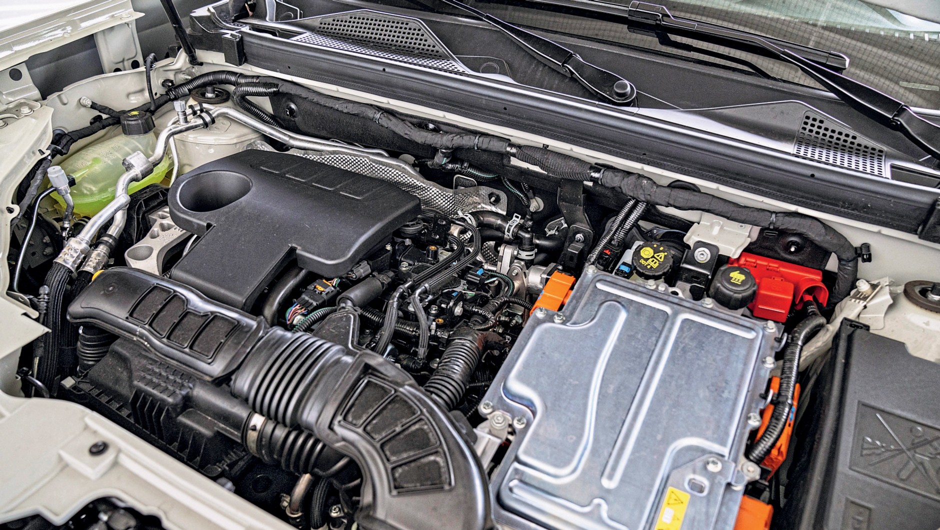 Pojedynek niedrogich SUVów: Dacia i MG