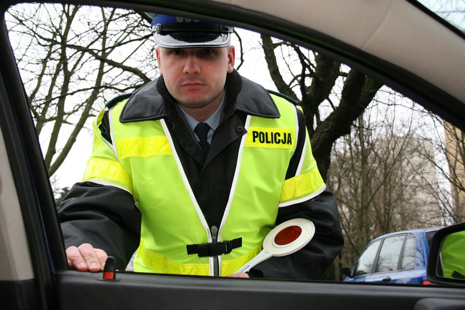 Nie prowokuj policjanta!