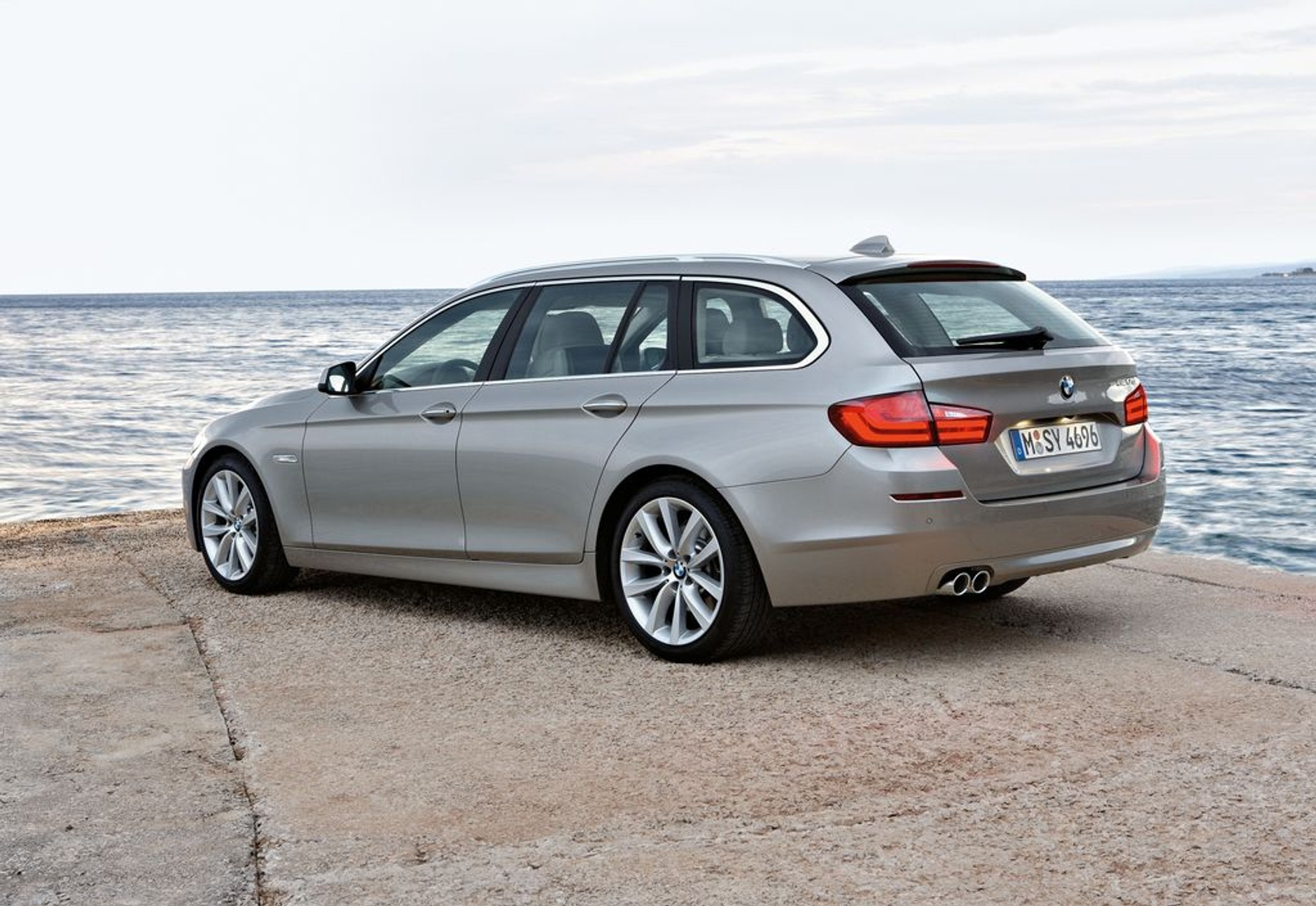 BMW5 Touring rok modelowy 2011 – zdjęcia i dane techniczne