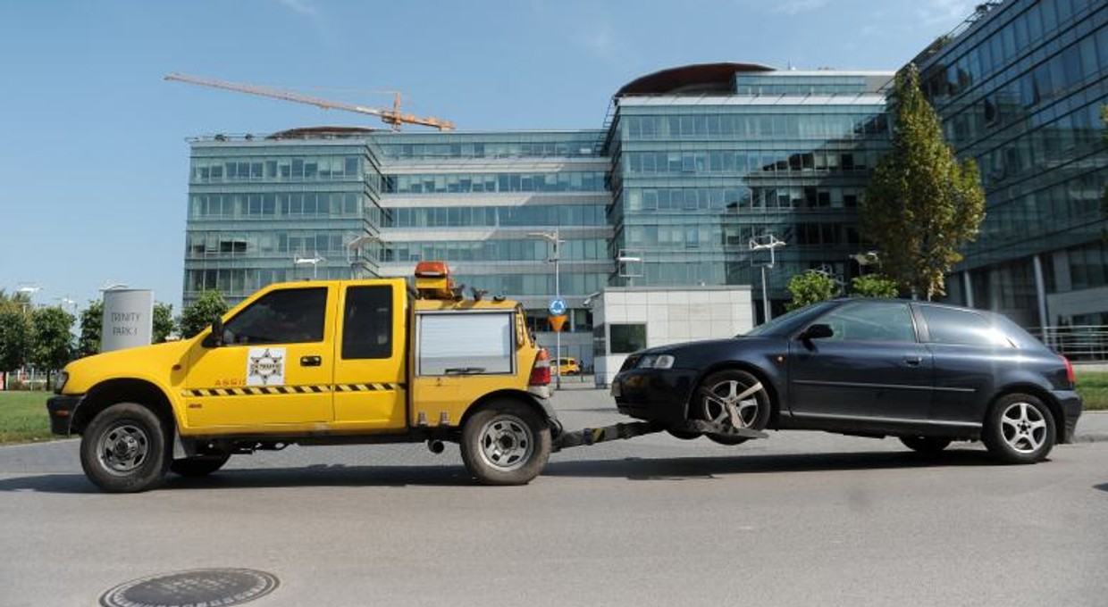Kolejny cios dla Warszawy: opłaty za holowanie w 2017 roku także nielegalne
