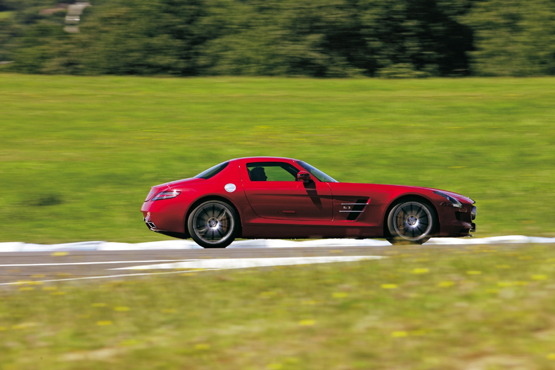 Mercedes SLS AMG - Wielki powrót gwiazdy