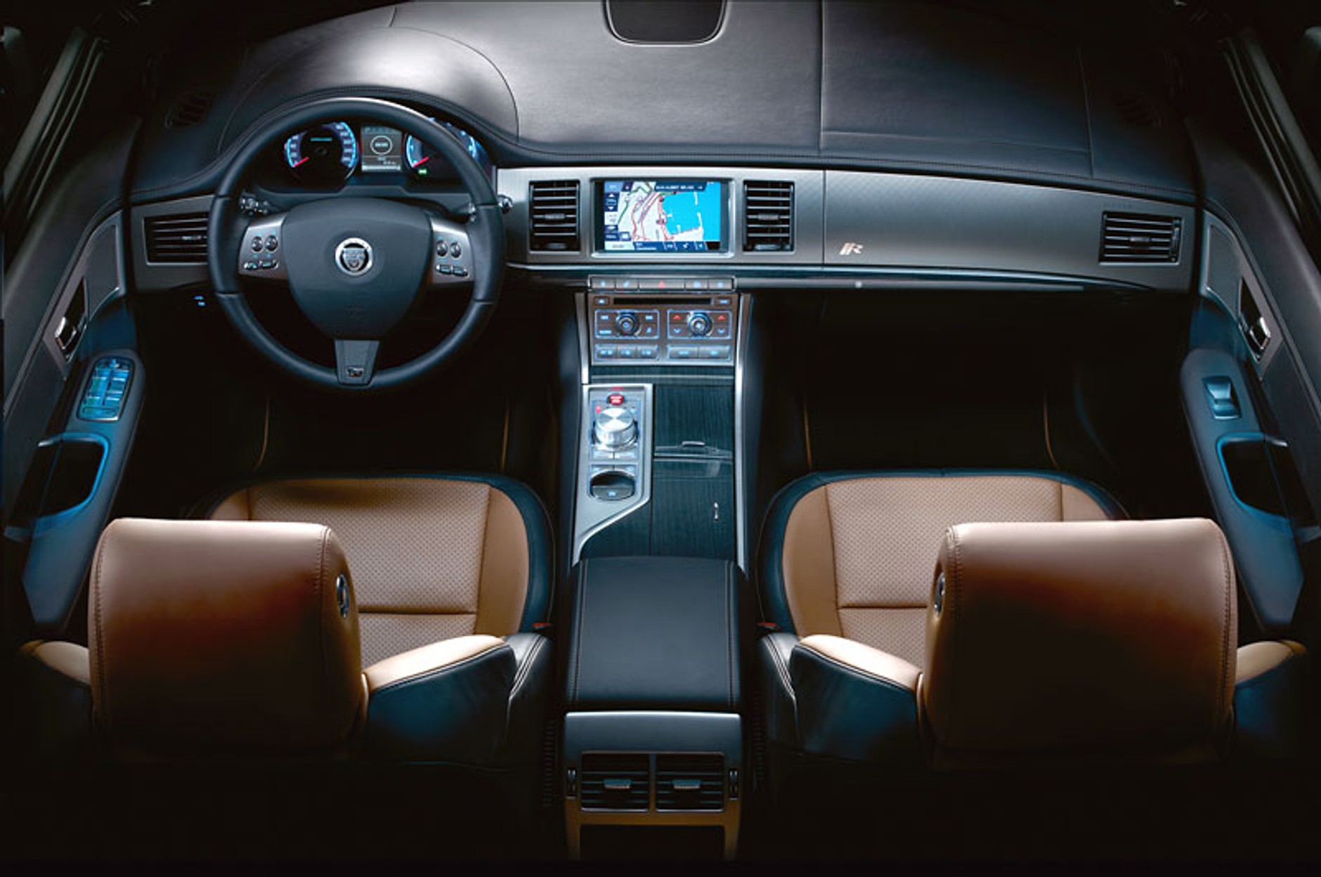 Jaguar i Land Rover wchodzą na indyjski rynek, oficjalnym importerem macierzyste Tata Motors