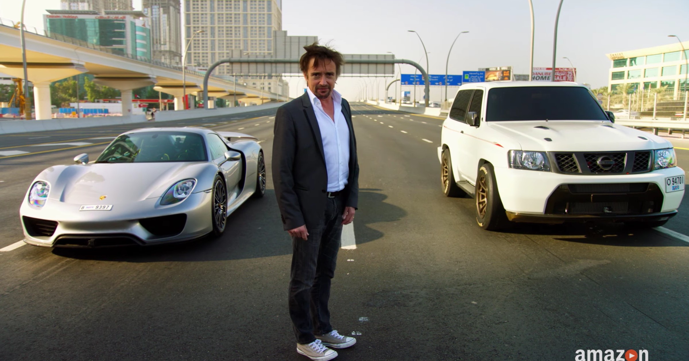 Porsche 918 Hybrid vs Nissan Patrol z Dubaju...