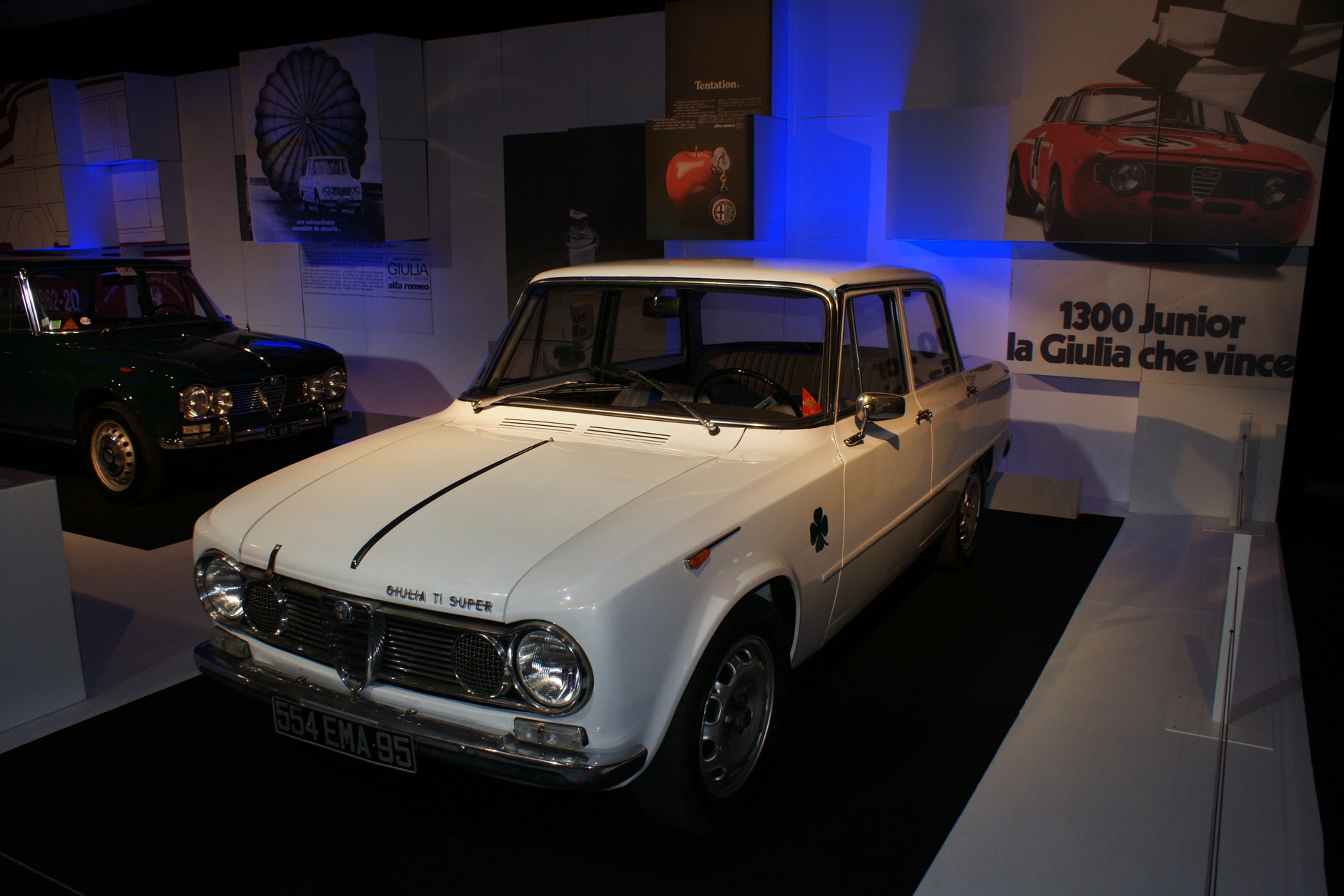 Klasyki i ich reklamy na salonie w Paryżu