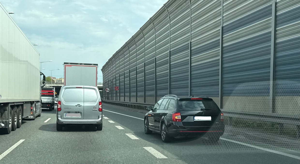 "Jazda na suwak" czy "zasada zamka błyskawicznego"? Wyjaśniamy