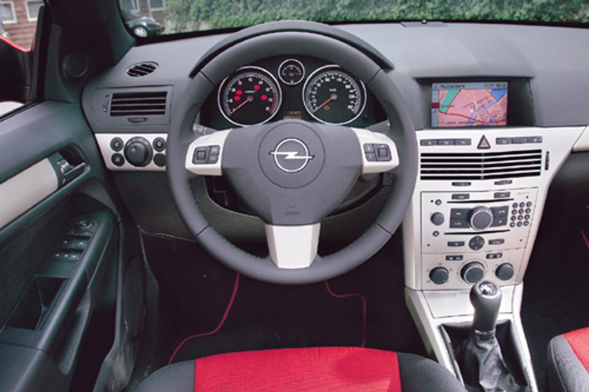 VW Eos, Opel Astra Twin Top, Peugeot 307 CC, Renault Megane Coupe Cabrio - Nie kryjmy się przed słońcem!