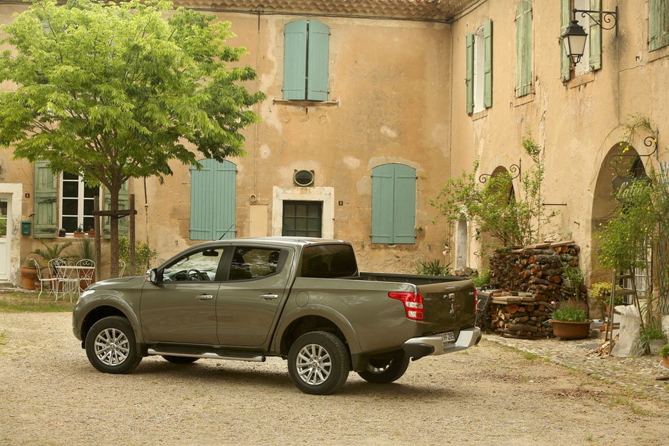 Mitsubishi L200 - nowa jakość pikapa