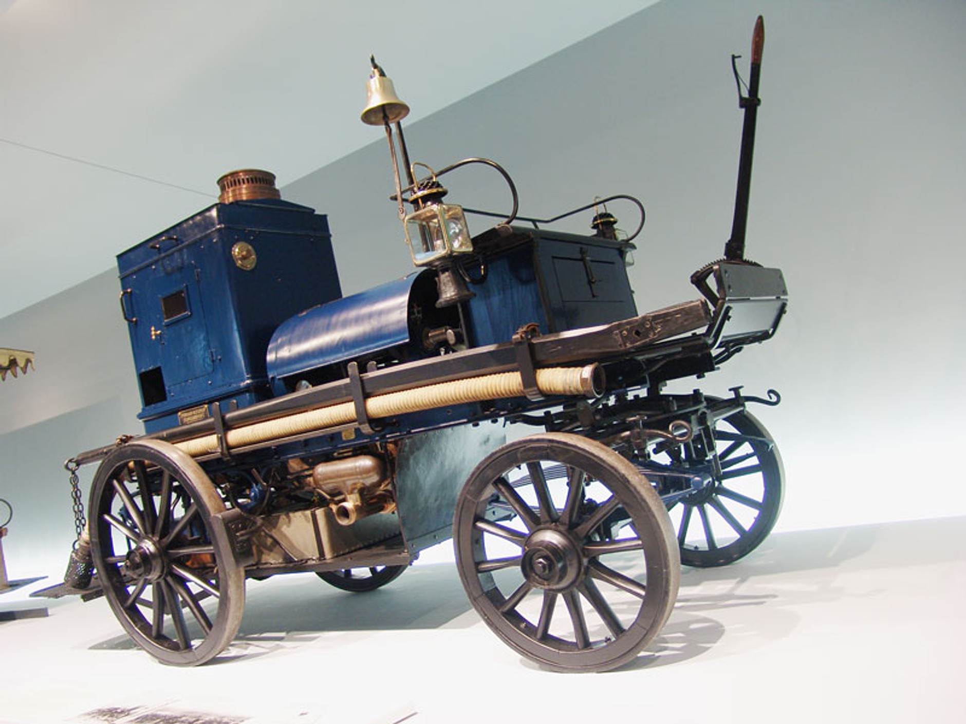 Mercedes-Benz Muzeum: 120 lat historii na 9 piętrach - 1. część (galeria)