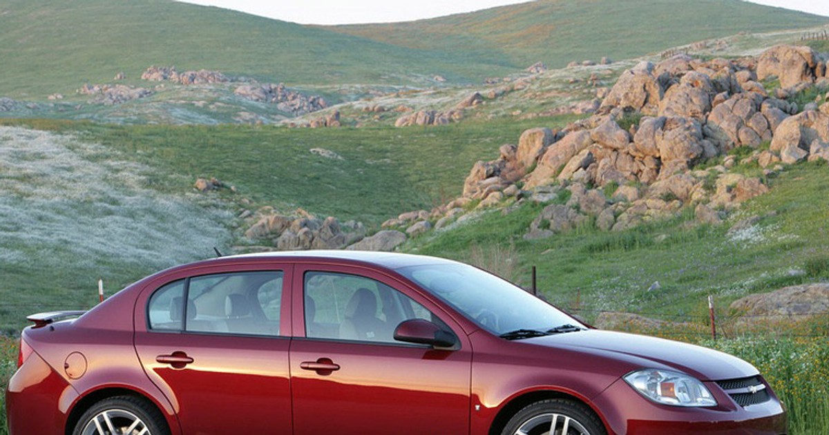 Chevrolet Cobalt SS Sedan: praktyczny krewny ostrego coupe