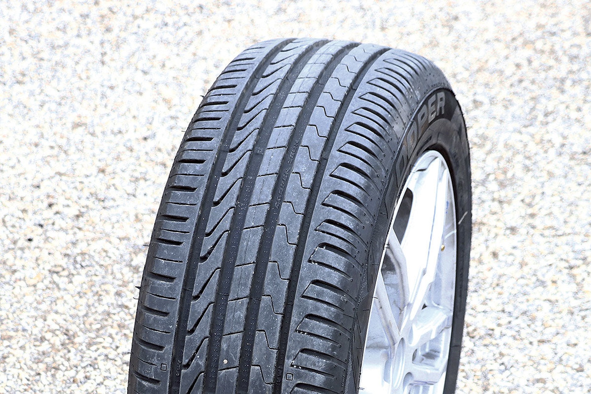 Cooper-Zeon-CS8-1200x800-90adb239fcda4e01