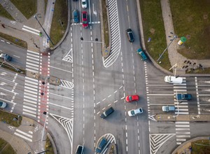 Warszawa coraz bezpieczniejsza. Mniej ofiar wypadków drogowych