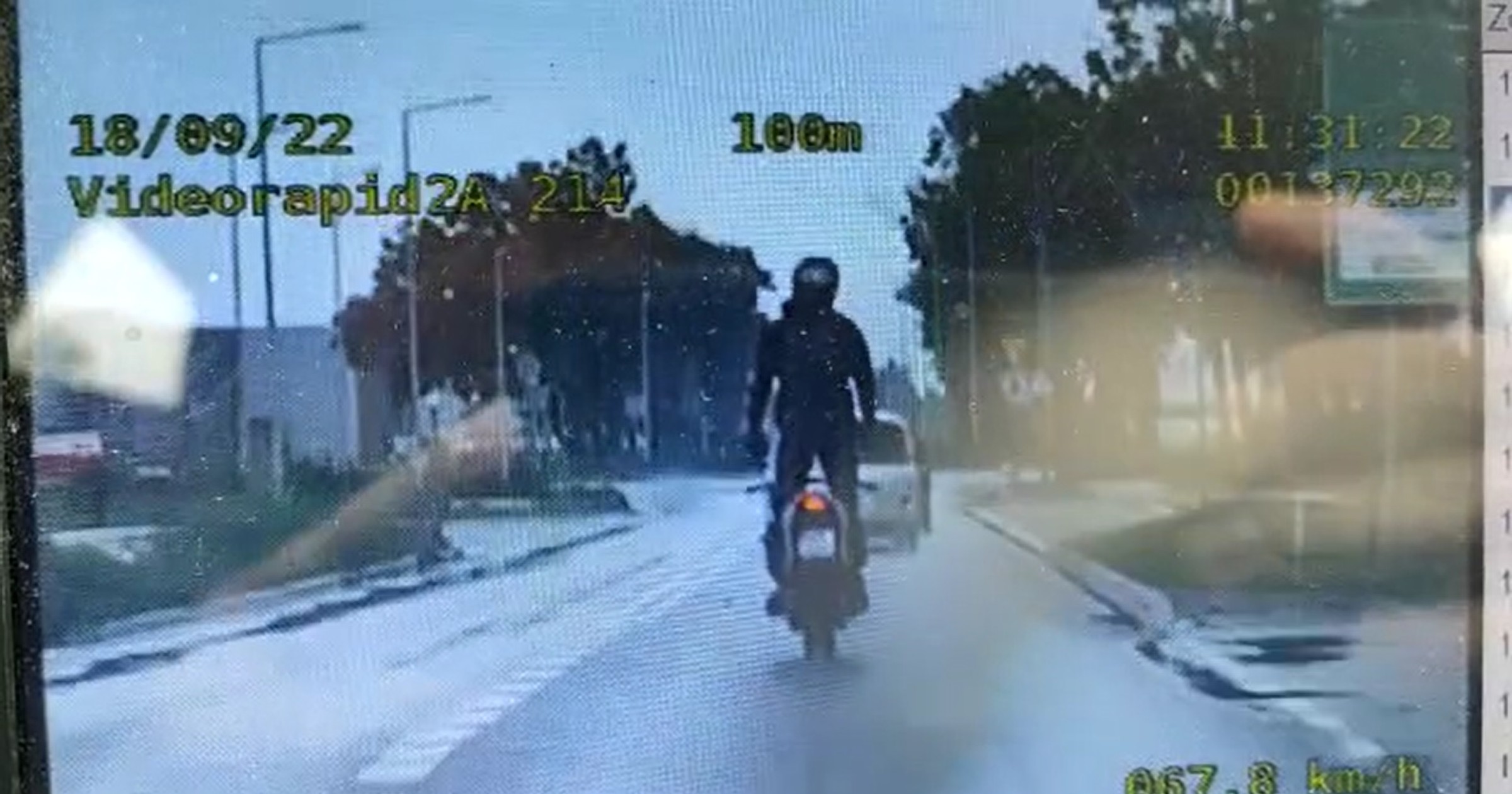 Motocyklista akrobata