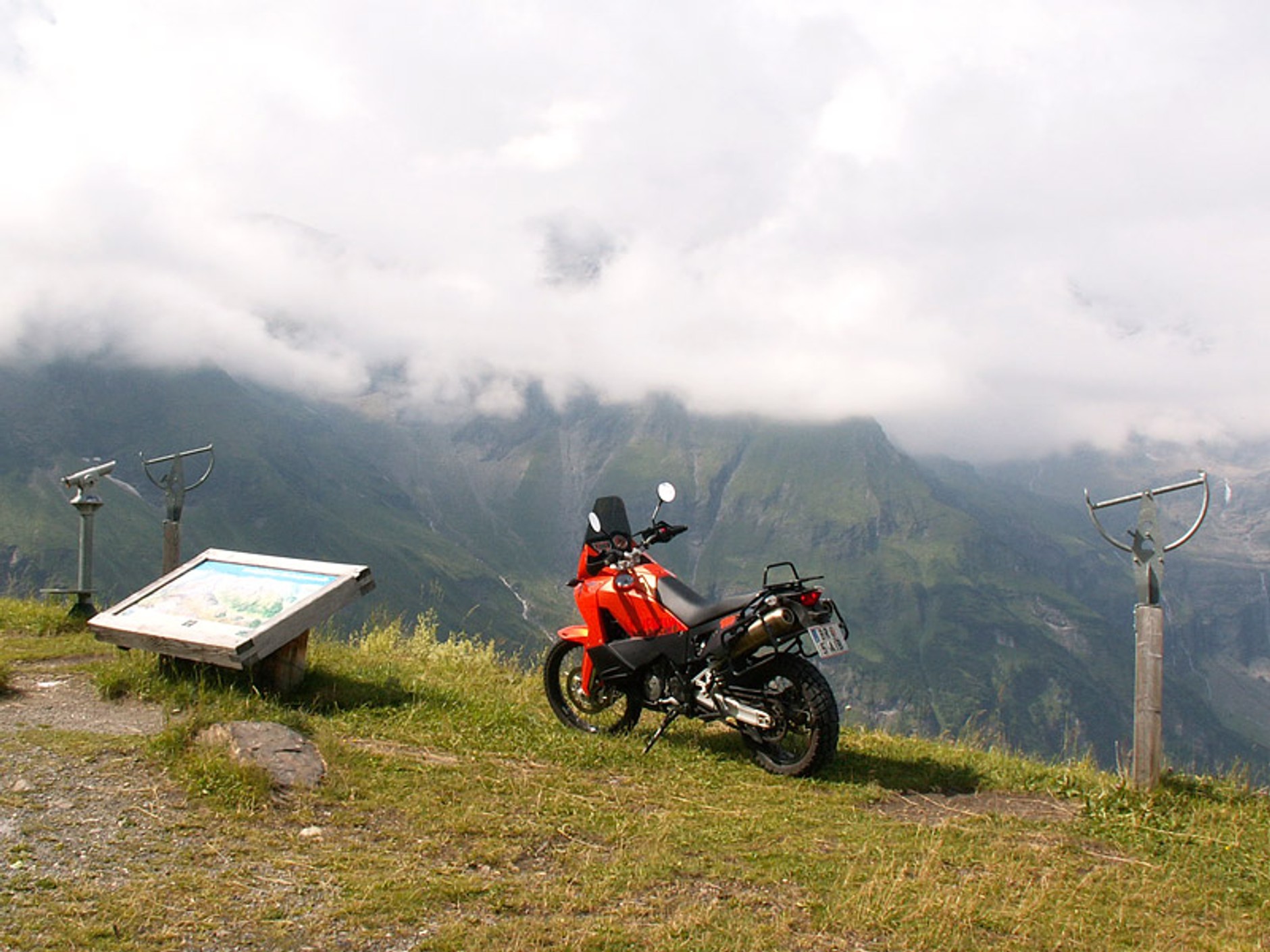 KTM 990 Adventure ABS: SUV na dwóch kołach