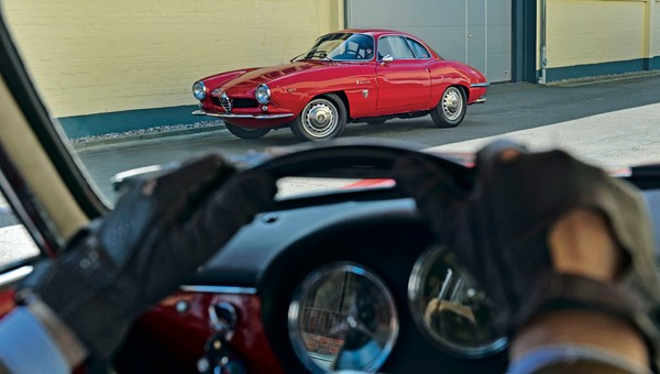 Alfa Romeo Giulia Sprint Speciale - klasyk wiecznie piękny