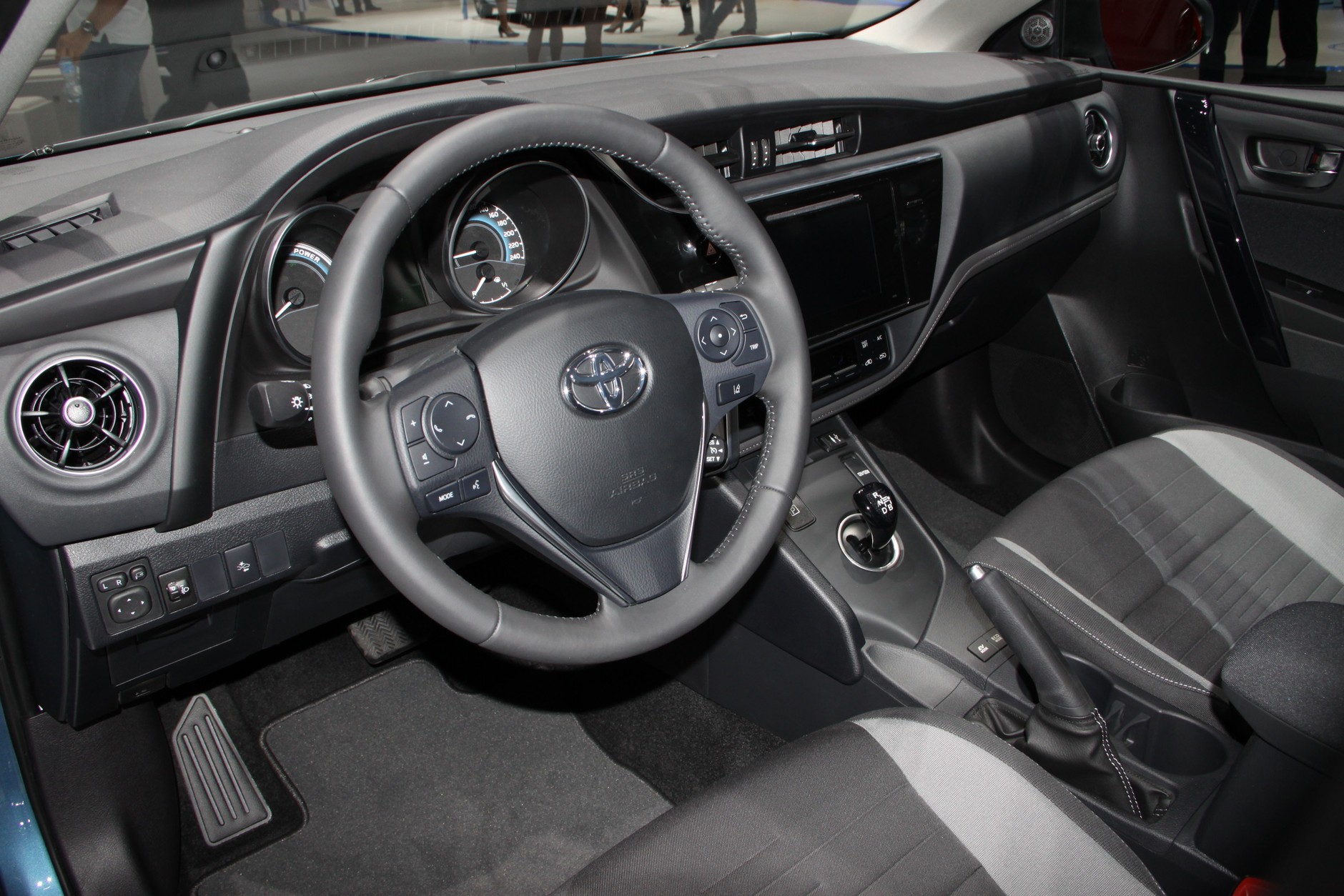 Toyota Auris (Genewa 2015)