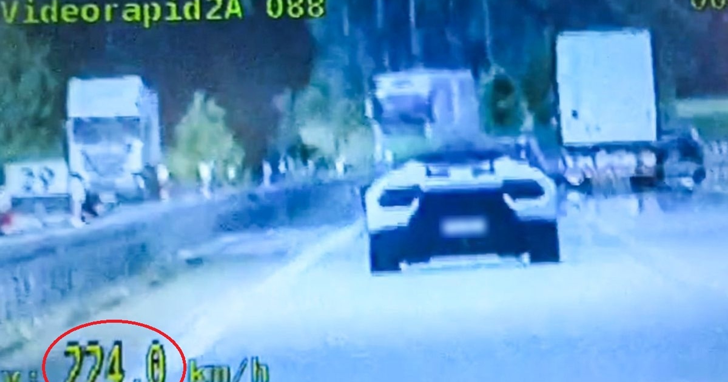 Lamborghini z prędkością 224 km/h na autostradzie