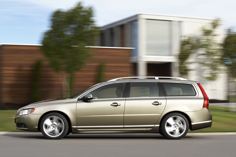 Nowe Volvo V70: KOMBInacja mocy, przestrzeni i bezpieczeństwa