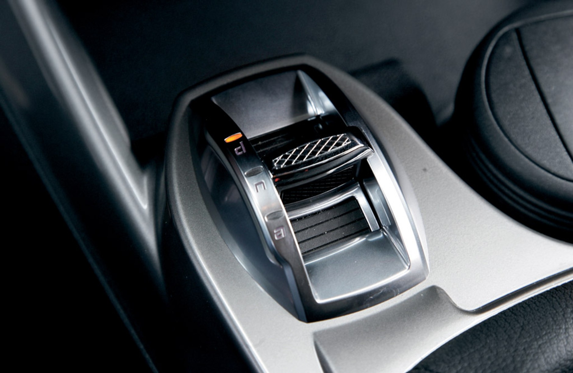 Alfa Romeo MiTo kontra Mini Cooper S: małe, drogie, a cieszą! - zdjęcia