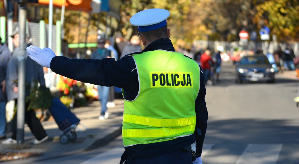 Kierowanie ruchem przez policjanta